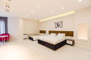 Апарт-отели Odisea Apart Hotel Батуми Апартаменты с 3 спальнями-3
